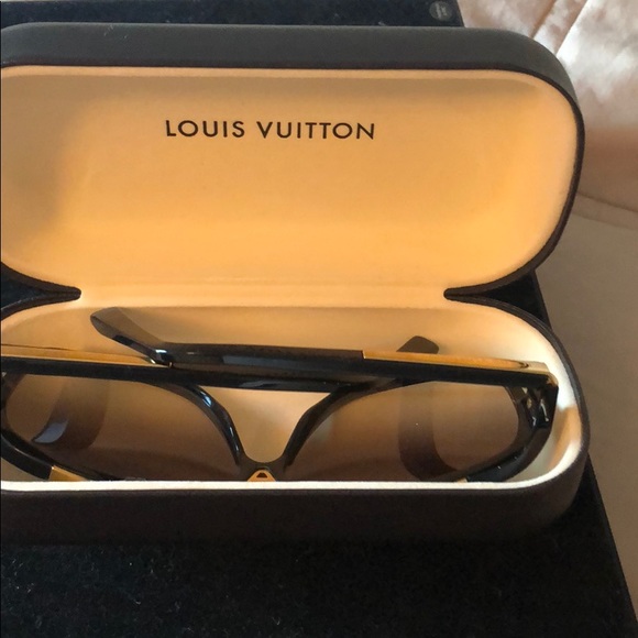 Louis Vuitton sunglasses - unworn - brand new - Picture 2 of 8
